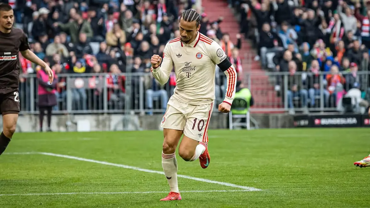 拜仁险胜多特蒙德，博格巴扑点救主法甲的简单介绍