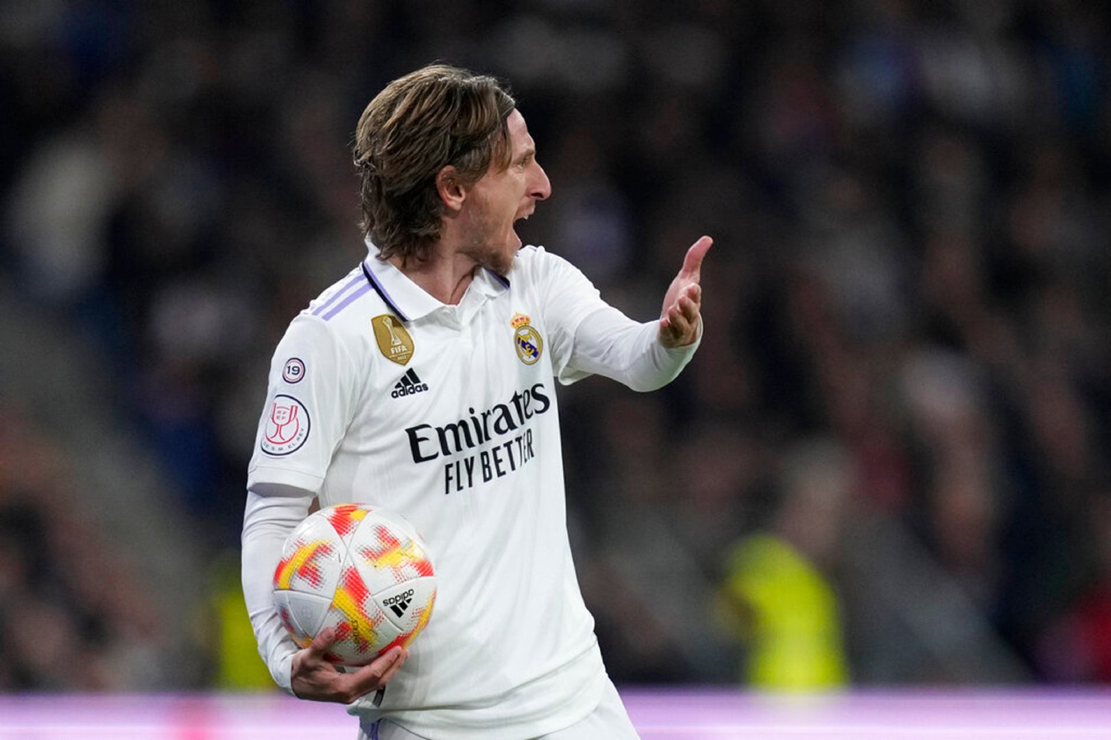 中国横扫巴萨，莫德里奇绝境逆转