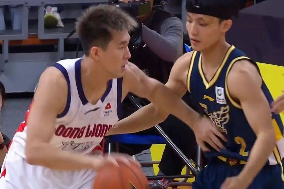 开云sport-爵士鏖战上海队，郭艾伦刷新纪录